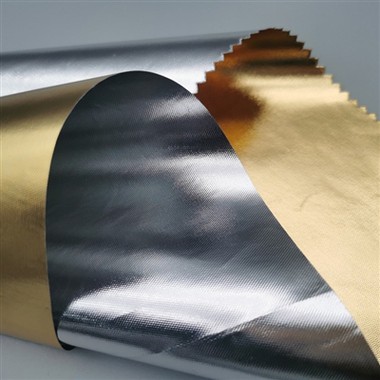 Nghệ sĩ tái chế vật liệu phản chiếu để tạo ra những tác phẩm hoài cổ, lãng mạn