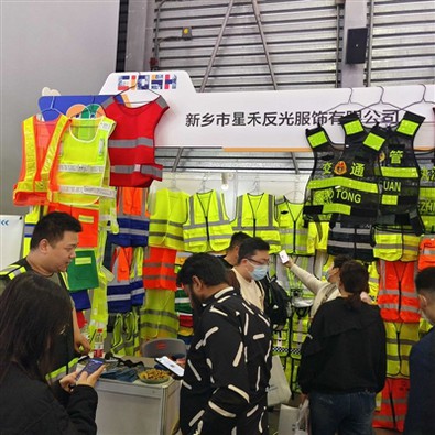 Ưu điểm của áo hoodie phản quang nam là gì?